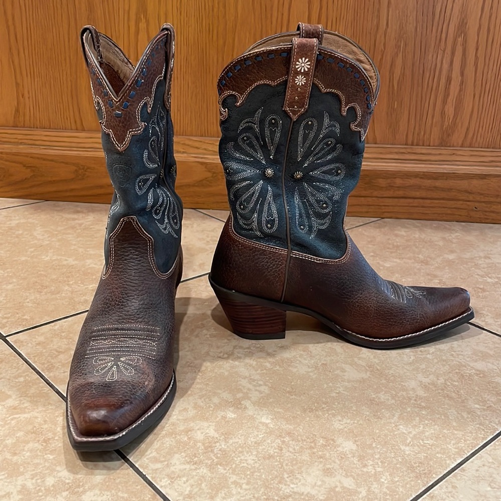 Ariat Daisy size 7.5